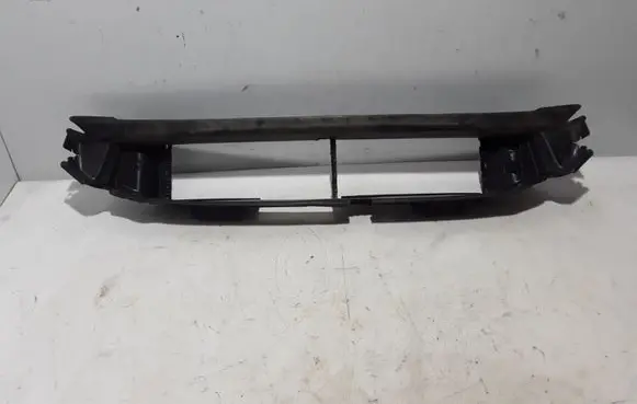 Volvo XC90 Intercooler air channel guide 31353797