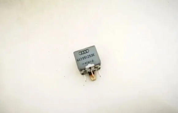 Audi A6 S6 C4 4A Other relay 443951253k