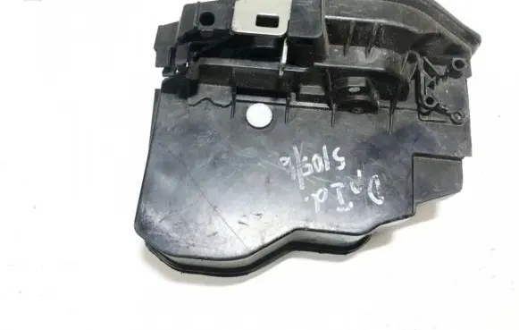 BMW X3 E83 Front door lock 7154623