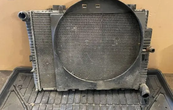 Mercedes-Benz E W210 Coolant radiator 2105006203