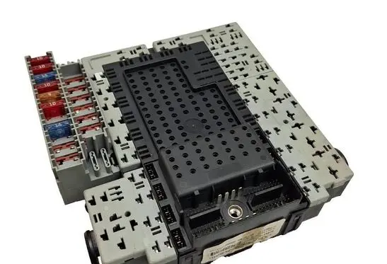 Volvo S70 V70 V70 XC Fuse box set 8645411