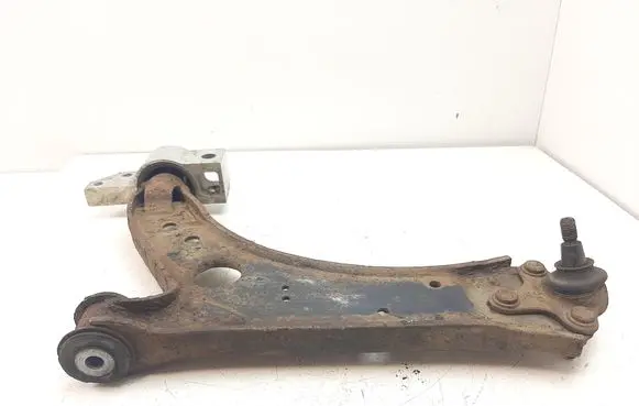 Volkswagen Golf Plus Front lower control arm/wishbone