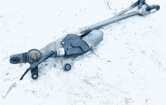 Suzuki Grand Vitara II Front wiper linkage and motor