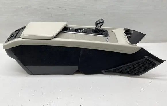 Volvo XC60 Center console 31467101 31420840 31417528
