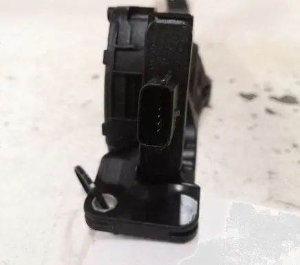 Volvo V40 Accelerator throttle pedal 31341777 6PV01036854