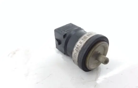Renault Scenic I Coolant temperature sensor 7700105087H