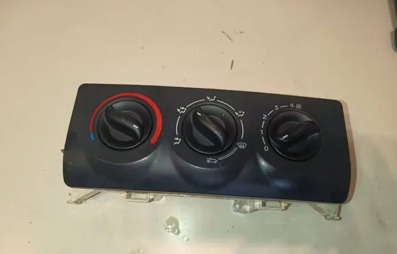 Renault Clio II Climate control unit 8200147154 153440000 69520011