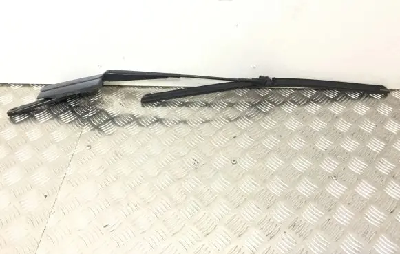 Porsche Cayenne (92A) Front wiper blade arm 7P0955409C