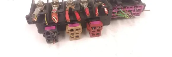 Volkswagen PASSAT B5 Fuse module 8L0941822 896081000