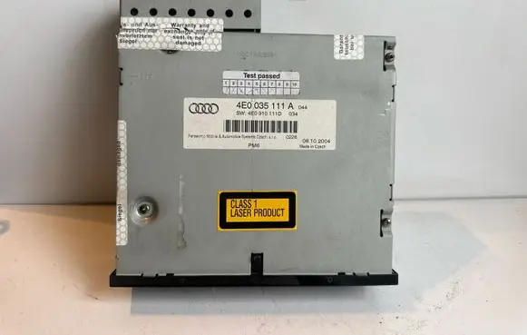 Audi A4 S4 B7 8E 8H CD/DVD changer 4E0035111A
