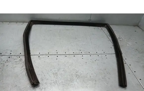 Volvo V70 Rubber seal rear door 