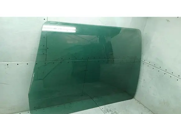 Ford Galaxy Rear door window glass 140779