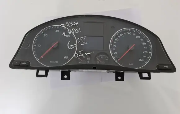 Volkswagen Golf V Speedometer (instrument cluster) 1K0920862K