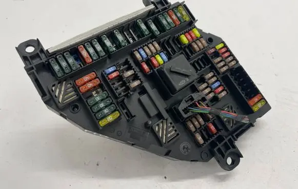 BMW 5 F10 F11 Fuse module 9234423