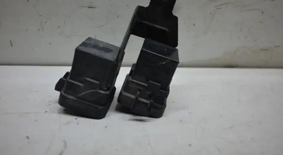 Coolant fan relay