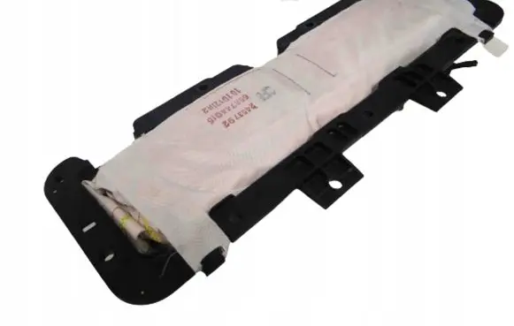 Mercedes-Benz ML W166 Knee airbag A1668600102