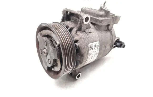 Volkswagen PASSAT B7 Air conditioning (A/C) compressor (pump) 5N0820803E