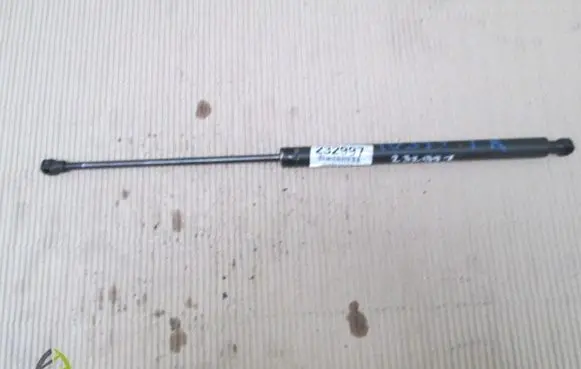 Peugeot 206 CC Shock absorber/damper mounting bracket 