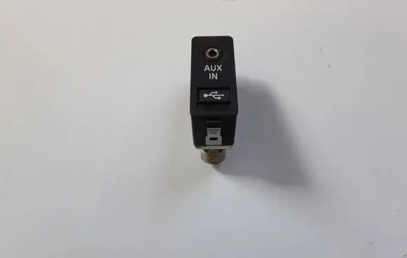 BMW 5 F10 F11 AUX in-socket connector 61319129651
