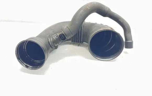 Mercedes-Benz E W211 Turbo air intake inlet pipe/hose A6480940197