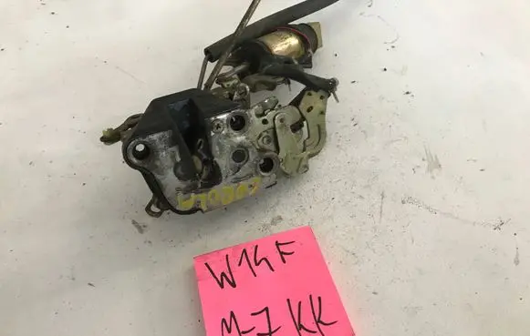 Toyota Corolla E120 E130 Front door lock 1212123