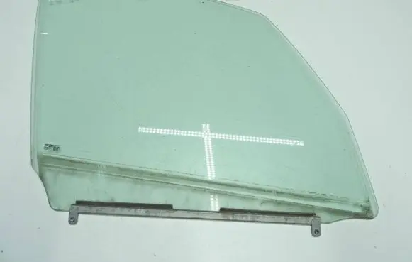 Suzuki SX4 Front door window glass four-door 43R-00351 DOT618M321AS2