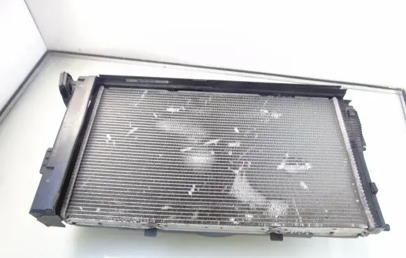 BMW i3 Coolant radiator 7623684 8642144 8641949