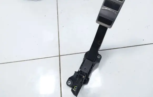 Ford Kuga III Accelerator throttle pedal LX619F836CA