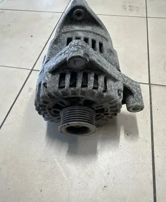BMW 5 E60 E61 Generator/alternator 7802261