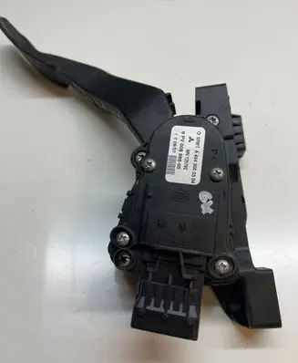 Mitsubishi Colt Accelerator throttle pedal 6PV00886600