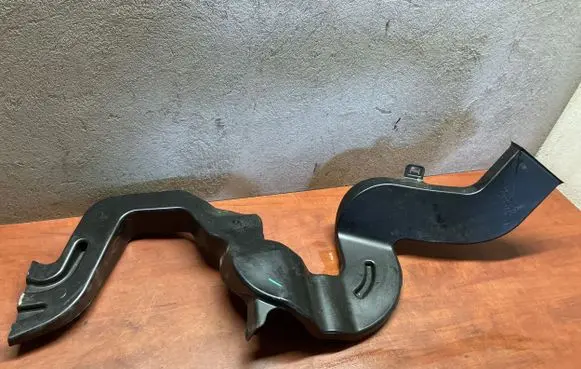 Ram 1500 Air intake duct part 68277060