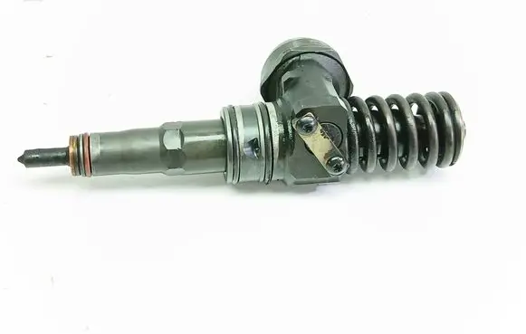 Volkswagen Touran I Fuel injector 038130073BQ