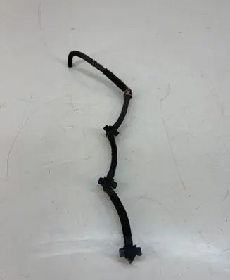 Volkswagen PASSAT B8 Fuel return line/hose 04L1302
