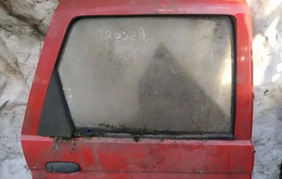Ford Escort Rear door raudonos