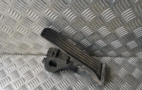 Volkswagen PASSAT B6 Accelerator throttle pedal 1K1723503L
