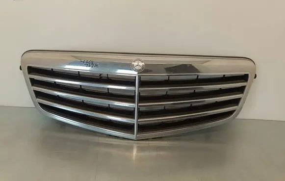 Mercedes-Benz E W212 Front bumper upper radiator grill A2128800583