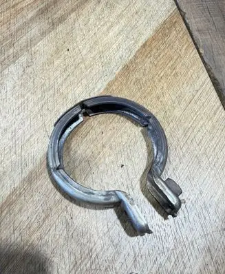 Mercedes-Benz E W211 Muffler pipe connector clamp A2034900641