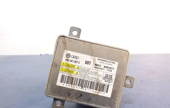 Volkswagen Touran II Voltage converter/converter module 8K0941597C