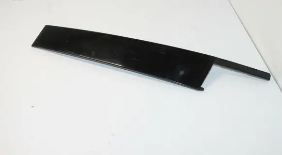 Audi A3 S3 8V Front door glass trim molding 8V5837902