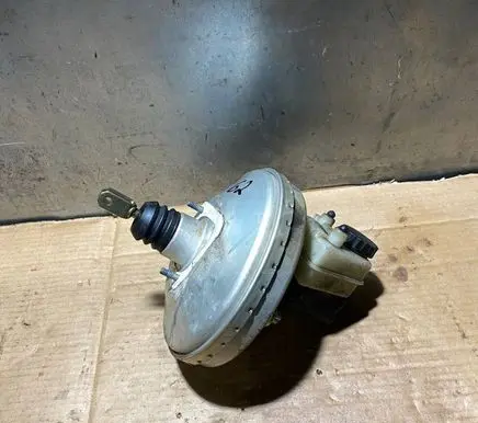 Mercedes-Benz 190 W201 Brake booster 0034304230 M102