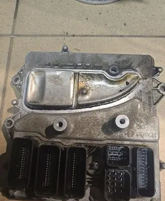 BMW 5 GT F07 Engine control unit/module 0261S10196