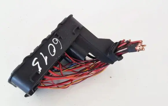 Volkswagen PASSAT B6 Fuse box set 1k0937700a