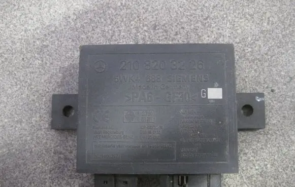 Mercedes-Benz E W210 Immobilizer control unit/module 2108203226