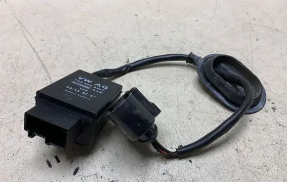 Volkswagen Golf VI Fuel injection pump control unit/module 1K0906093F