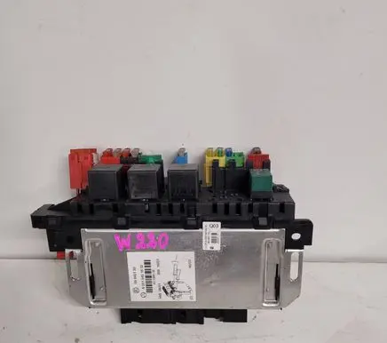 Mercedes-Benz S W220 Fuse box set A0315451632 05045133 04513308011601