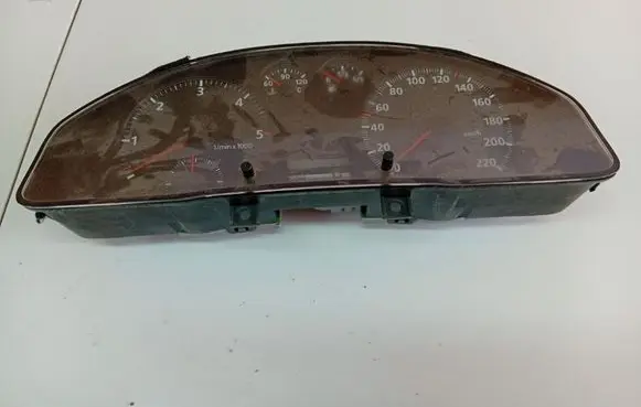 Audi A4 S4 B5 8D Speedometer (instrument cluster) 88311225230
