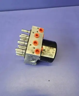 Renault Megane III ABS Pump 95CT2AAY2 476608247R 10021203404
