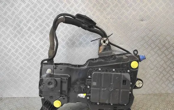 Opel Combo E AdBlue liquid reservoir 9817601880 P1012340