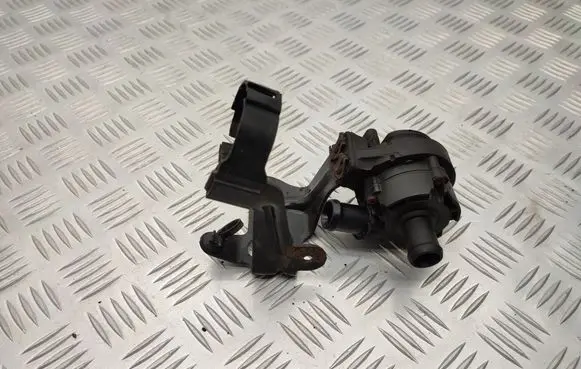 Seat Leon (5F) Electric auxiliary coolant/water pump 5Q0121591AN 5G0965567