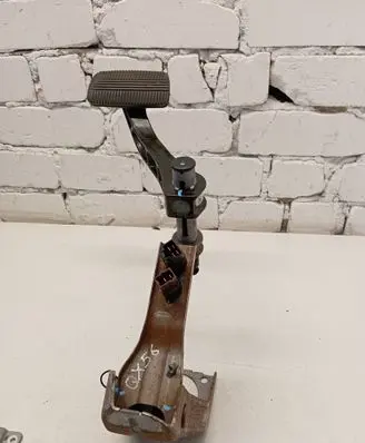Infiniti QX56 Brake pedal 465012W00A 811810400